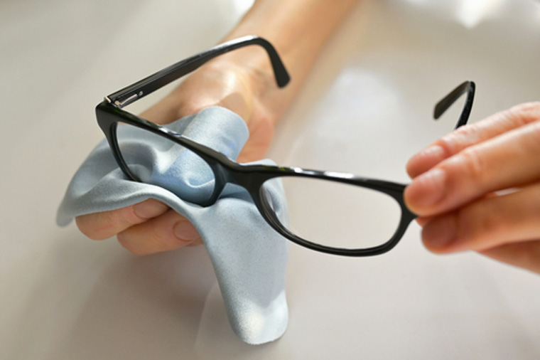 Pflegemittel von Optik Steib – Ihren Optiker in Pöttmes bei Augsburg