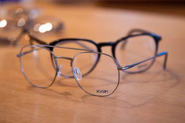 Wählen Sie aus rund 700 verschiedenen Modellen  – wir finden die passende Brille für Sie!
